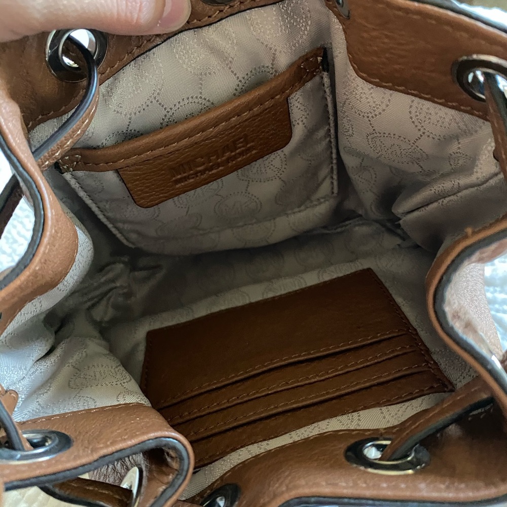 Michael Kors mini Crossbody! - Picture 6 of 6